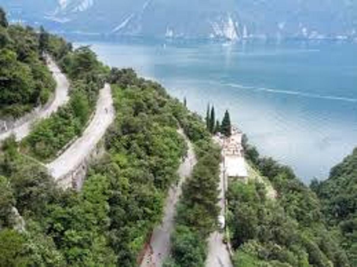 Hotel Locanda Alla Perla Tiarno di Sotto المظهر الخارجي الصورة